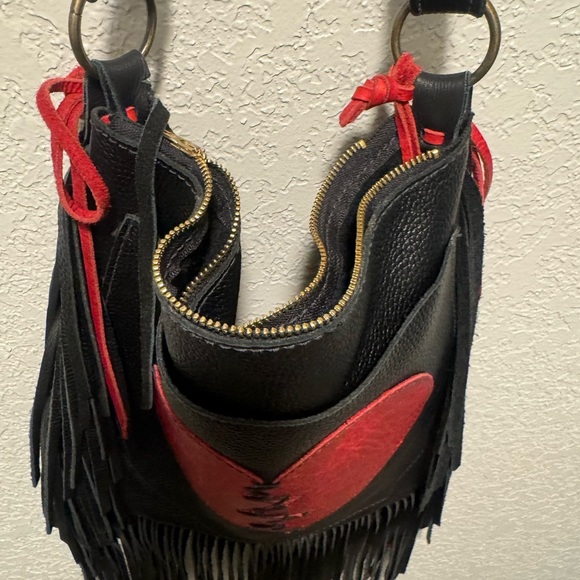 Black and Red Embroidered Fringe Bag - Picture 4 of 4